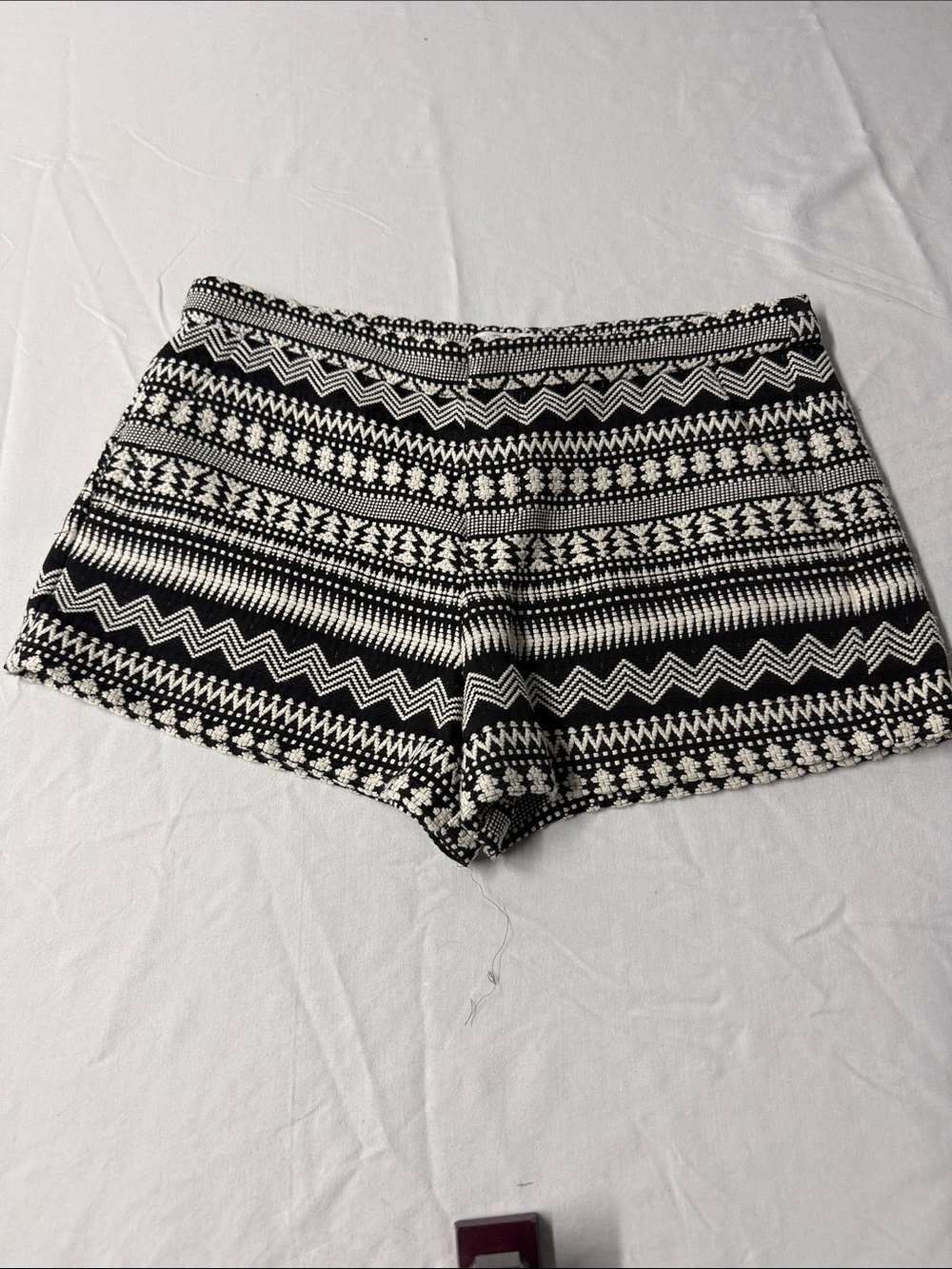 Parker Black and White Geometric Knit Shorts size 8